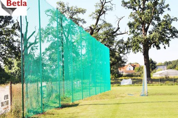 Siatki Czechowice-Dziedzice - Siatka ochronna zabezpieczająca na ogrodzenie boiska szkolnego dla terenów Czechowic-Dziedzic